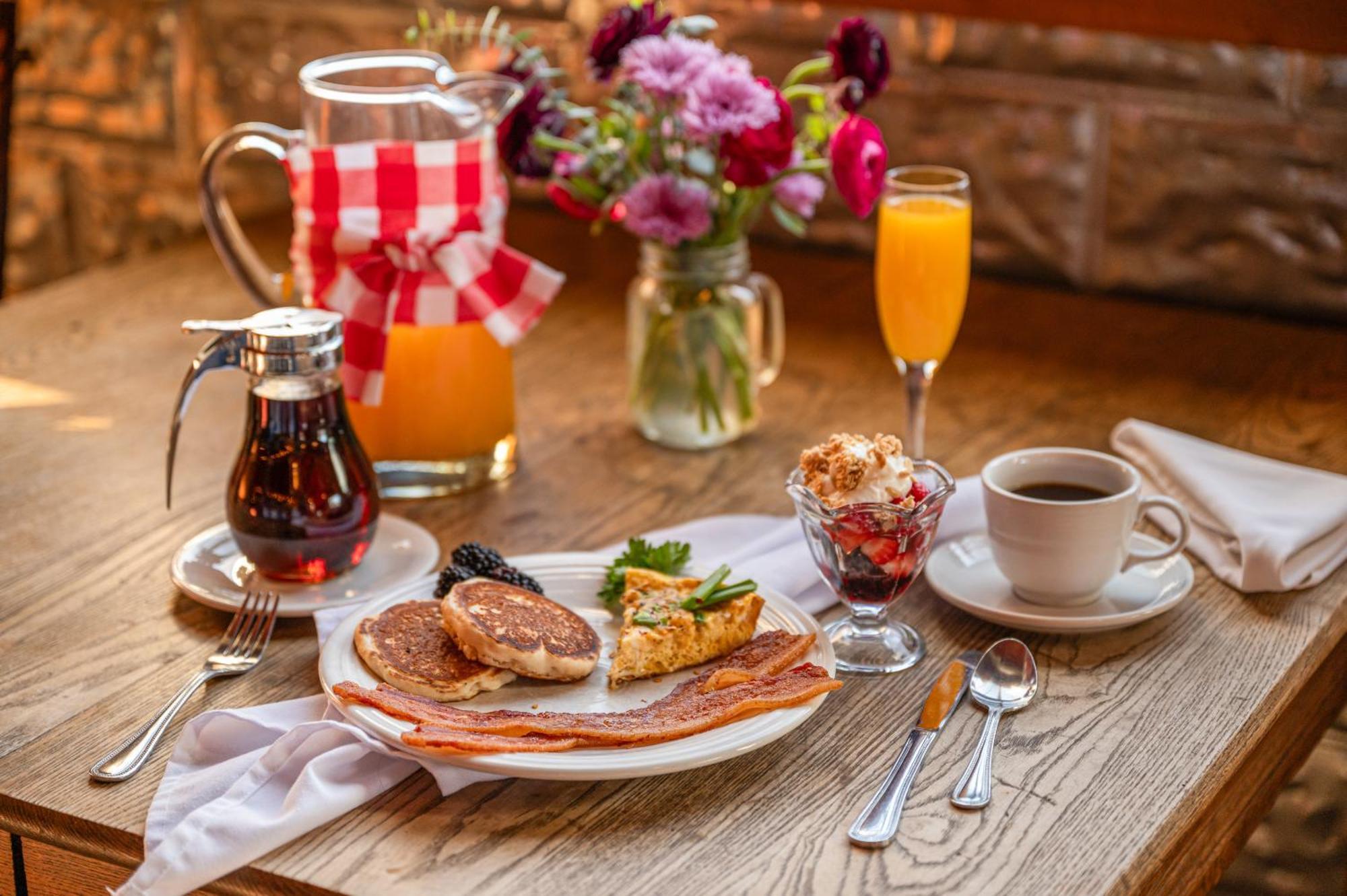 Full Moon Inn フレデリックスバーグ エクステリア 写真